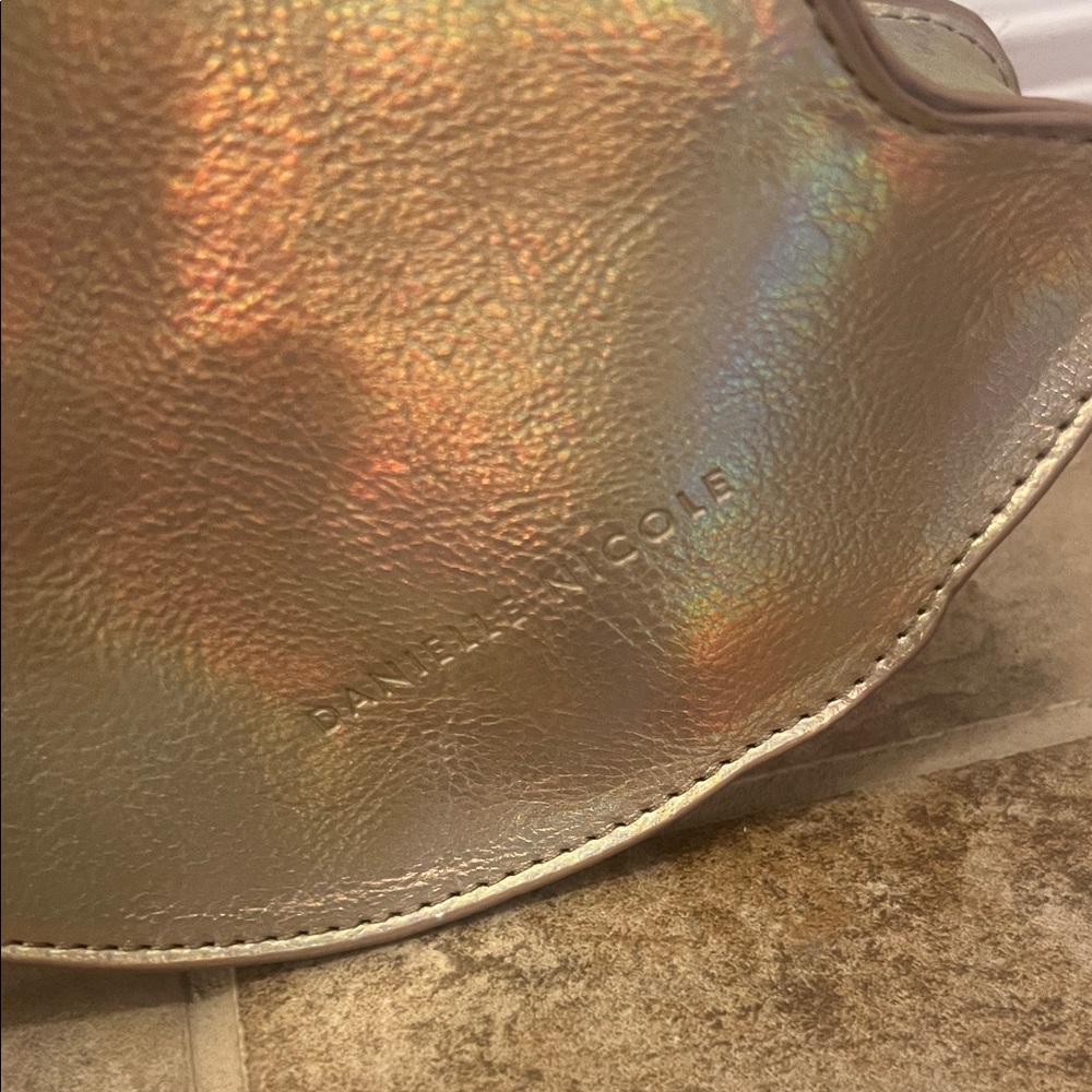 Danielle Nicole Flounder Purse - Picture 3 of 5